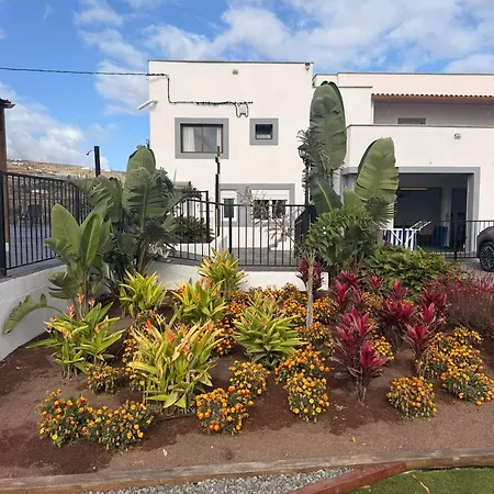 El Granero Con Piscina Climatizada Compartida Holiday home *